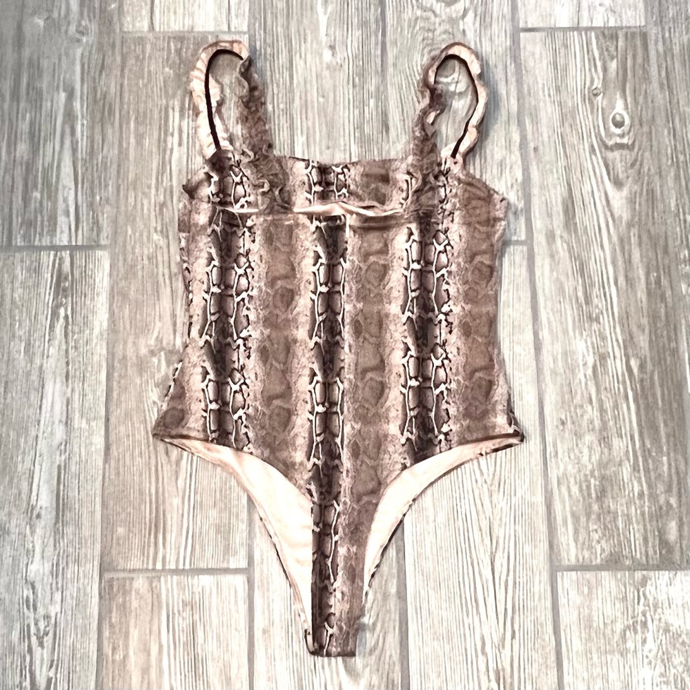 NWT Ruffle Bodysuit - Picture 10 of 13